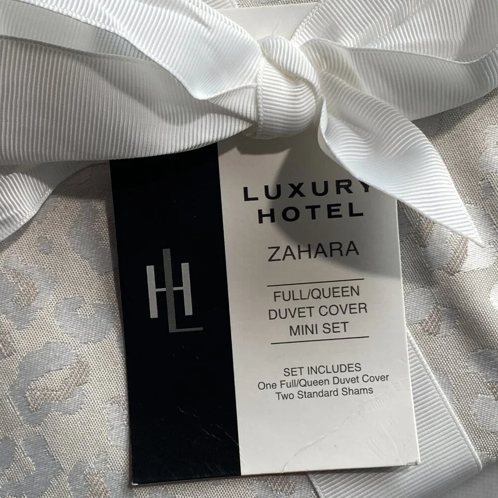 NEW Luxury Hotel Zahara Duvet Mini Set Full/Queen Polyester Neutral